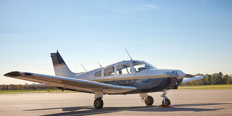 Глухая женщина из Калифорнии выжила после того, как в нее врезался легкий самолет