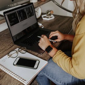 «Учить придется по-другому». Что обсуждали на конференции Skyeng о дистанционном образовании в вузах