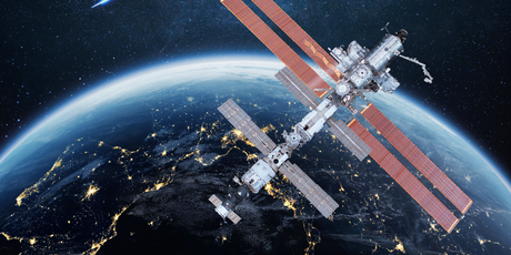 220 дней — столько времени 70-летний астронавт снимал на камеру свою жизнь в космосе