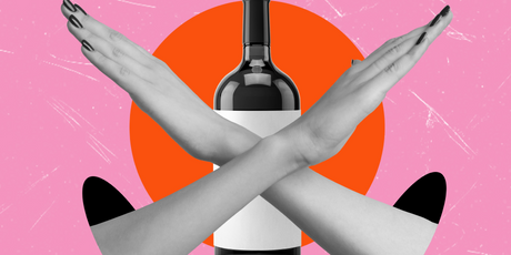 «На весь декабрь и новогодние праздники нужно запретить продавать алкоголь, чтобы россияне провели это время трезвыми», — создатель движения «Армия трезвости» Павел Болоянгов