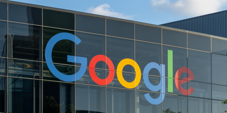 СМИ: Google готов платить своим бывшим сотрудникам, чтобы они не искали новую работу