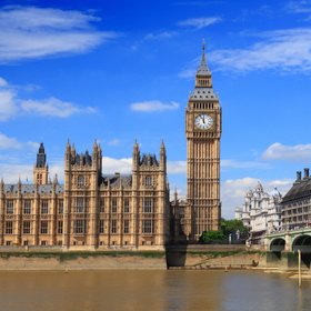 «Вы похожи на собаку моего соседа». В сети завирусились уроки флирта от пожилого британца