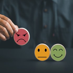 «Ты *** тупой или не понимаешь?». Новый тренд в сети: сотрудники ПВЗ снимают скандалы с клиентами на видео