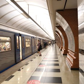 «Почему меня облапали, а виновата я?»: в Москве оштрафовали блогерку, которую облапал мужчина в метро