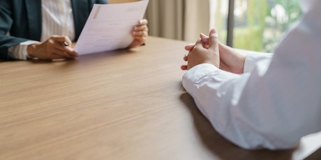 77% зумеров приходят на собеседования к работодателям с родителями