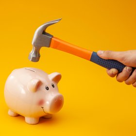 ВЦИОМ: 81% россиян считает, что сейчас лучше не брать кредиты