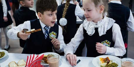 Истоки эмпатии: почему дети делятся едой, даже когда чувствуют голод