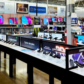 Росаккредитация аннулировала сертификаты импортной техники, одежды и обуви