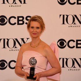 В соцсетях обсуждают видео с негламурной кухни Синтии Никсон – актрисы из "Секса в большом городе"