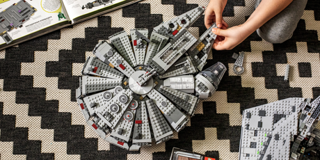 $1000 — такую сумму выделили каждому сотруднику компании Deloitte на покупку конструкторов Lego для улучшения самочувствия