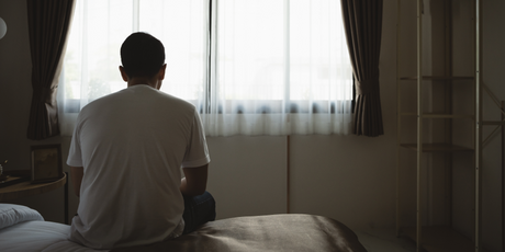 «Ты умер?» В Китае вирусится приложение для одиноких людей, которое вызывает помощь, если пользователи не отмечаются