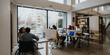 63% — столько сотрудников готовы согласиться на сокращение зарплаты, чтобы чаще работать из дома