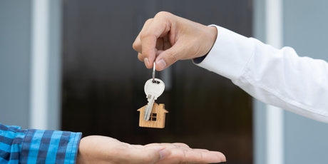 155 — столько зарплат размером в 100 тысяч рублей нужно отложить, чтобы купить однокомнатную квартиру в Москве