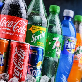 В России предложили запретить продавать газировку людям младше 18 лет