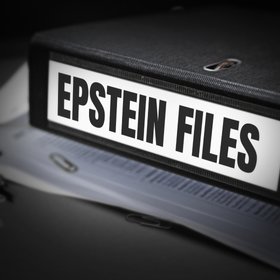 На российских маркетплейсах начали продвать «рассекреченные документы Эпштейна» и другой тематический мерч