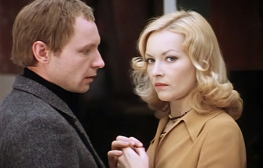 Кадр из фильма «Ирония судьбы, или С легким паром!». «Брата» и «Анору» запретят? Что известно о законе, защищающем традиционные ценности в фильмах и сериалах. И что будет с советским кино, герои которого изменяют друг другу