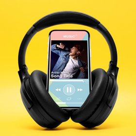 Американец заработал 8 млн долларов тем, что он написал музыку с помощью ИИ и создал тысячи ботов для стриминга