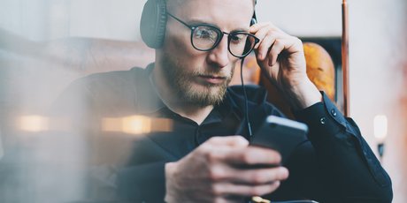 Слушай и отдыхай: 6 лучших аудиокниг, которые понравятся даже тем, кто их совсем не любит