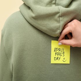 «Повешу на принтер надпись "активируется голосом"»: в соцсетях рассказывают о первоапрельских пранках