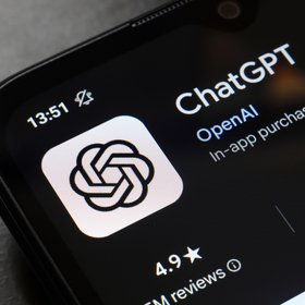 У ChatGPT есть любимое имя, которое он дает героям ИИ-книг и хотел бы назвать так ребенка