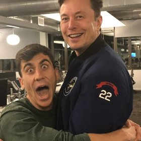 Ютубер с 2,6 млн подписчиков стал членом Европарламента