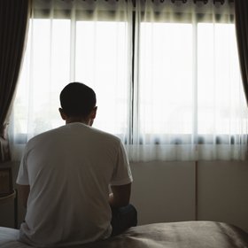 «Ты умер?» В Китае вирусится приложение для одиноких людей, которое вызывает помощь, если пользователи не отмечаются