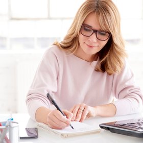 Ученые назвали профессии, которым больше всего угрожает внедрение ИИ