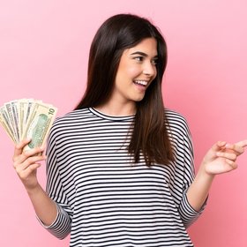 Зимние распродажи 2025: как сэкономить на подарках перед Новым годом