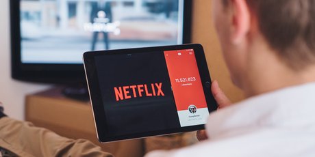 Бесплатное расширение для Netflix, которое помогает учить языки по сериалам