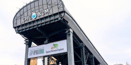 При демонтаже «Снежкома» в Красногорске рухнула часть колонны. Пострадали люди, более 100 машин засыпало землей