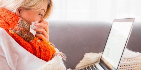 "Это всего лишь простуда": почему так важно брать больничный, даже если вы работаете из дома