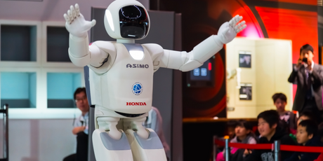 В Китае начали продавать человекоподобных роботов