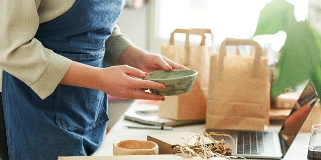 Как заработать на своем хобби: 7 платформ, где можно продавать ручную работу и не только