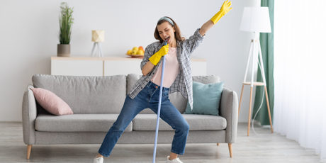 В Госдуме предложили платить зарплату домохозяйкам