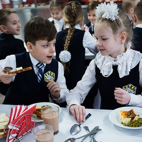 Истоки эмпатии: почему дети делятся едой, даже когда чувствуют голод