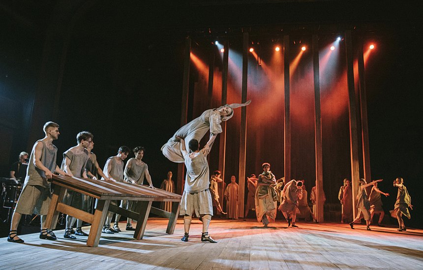 Балет «Зазеркалье» в театре «Новая Опера»