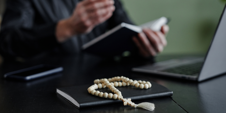 Российским компаниям предложили освещать офисы, чтобы сплотить коллектив