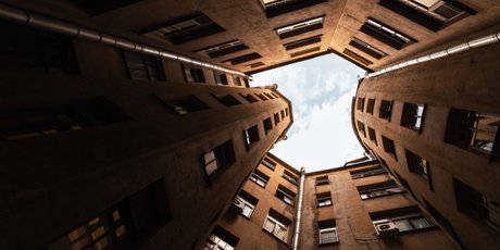 8 классных книг с атмосферой Питера – подборка от петербургской писательницы Янки Лось