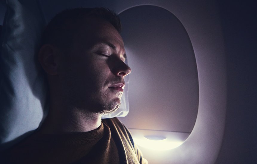 Как заснуть в самолете