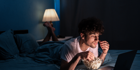 21 день — столько времени зумеры «гниют в кровати» в течение года