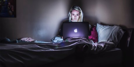 Выживаем, медитируем и инвестируем: 10 сериалов, которые учат нас новому