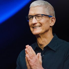 Тим Кук покинет должность CEO Apple, его заменит Джон Тернус