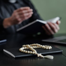 Российским компаниям предложили освещать офисы, чтобы сплотить коллектив