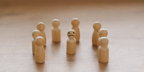 Ученые: пессимистов в мире стало слишком много и это угрожает мировой экономике