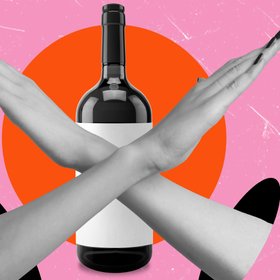 В Госдуму внесли законопроект, запрещающий продажу алкоголя людям младше 21 года