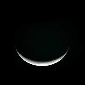 Ночью 23 января на небе появится «смайлик» из Луны, Сатурна и Нептуна