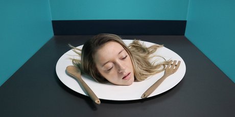 Быстрые углеводы и отсутствие аппетита: что делать, если из-за стресса сбился весь рацион?