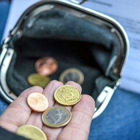 49% россиян заявили, что им хватает денег в жизни