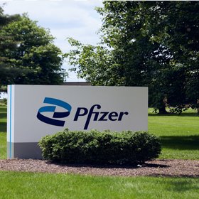 400 женщин подают в суд на Pfizer: компания скрыла побочный эффект противозачаточных — риск развития опухоли мозга