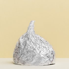 На маркетплейсах продают банданы от магнитных бурь, 5G-излучения и Wi-Fi